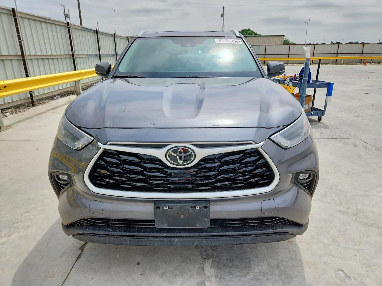 2023 Toyota Highlander Xle Gray vin: 5TDKDRAH1PS033621