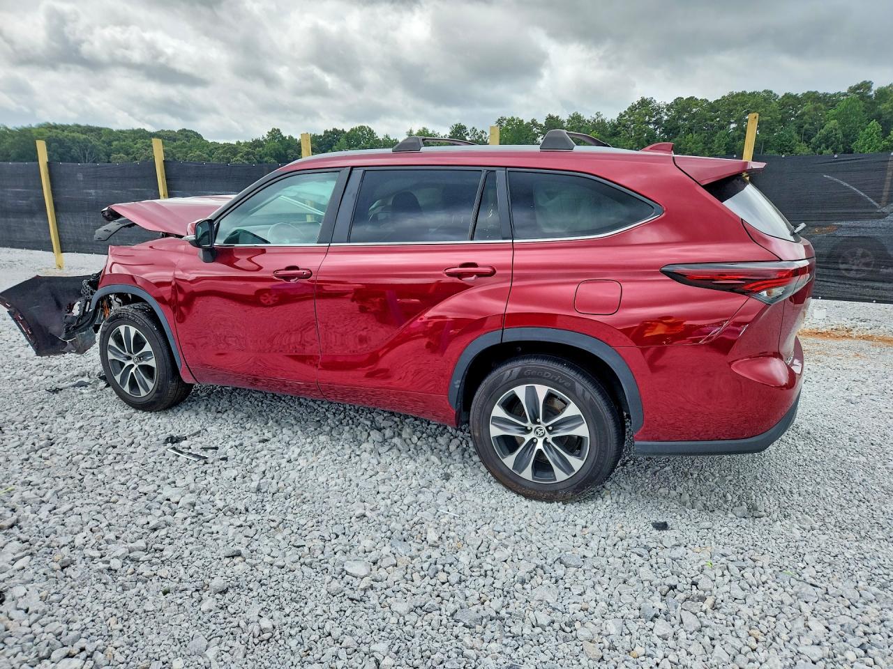 2024 Toyota Highlander Xle Red vin: 5TDKDRAH2RS548713