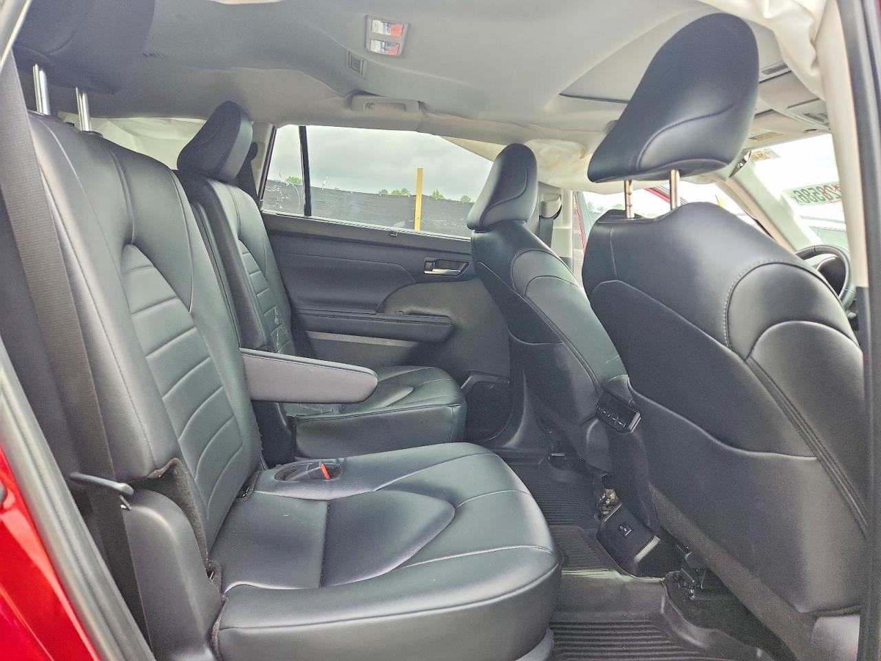 2024 Toyota Highlander Xle Red vin: 5TDKDRAH2RS548713