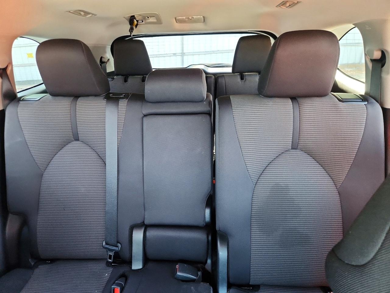 2025 Toyota Highlander Le Black vin: 5TDKDRAH2SS552184