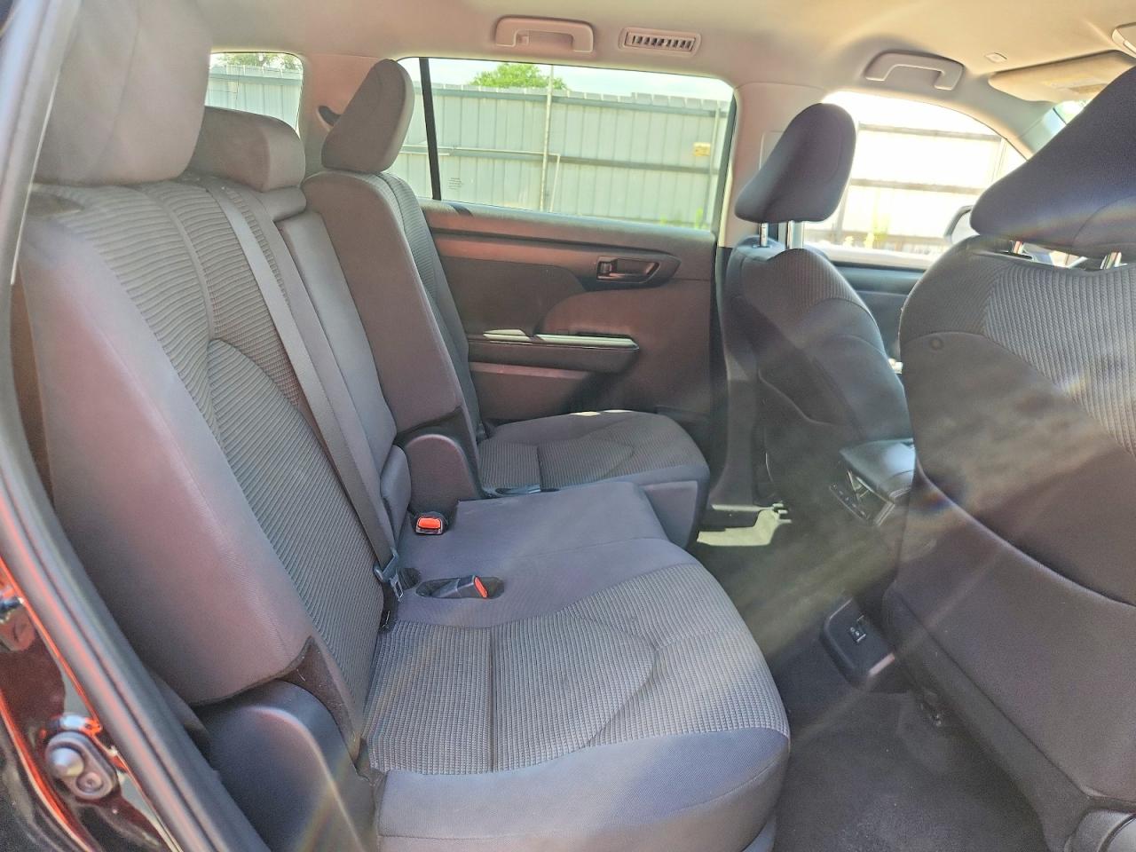2025 Toyota Highlander Le Black vin: 5TDKDRAH2SS552184