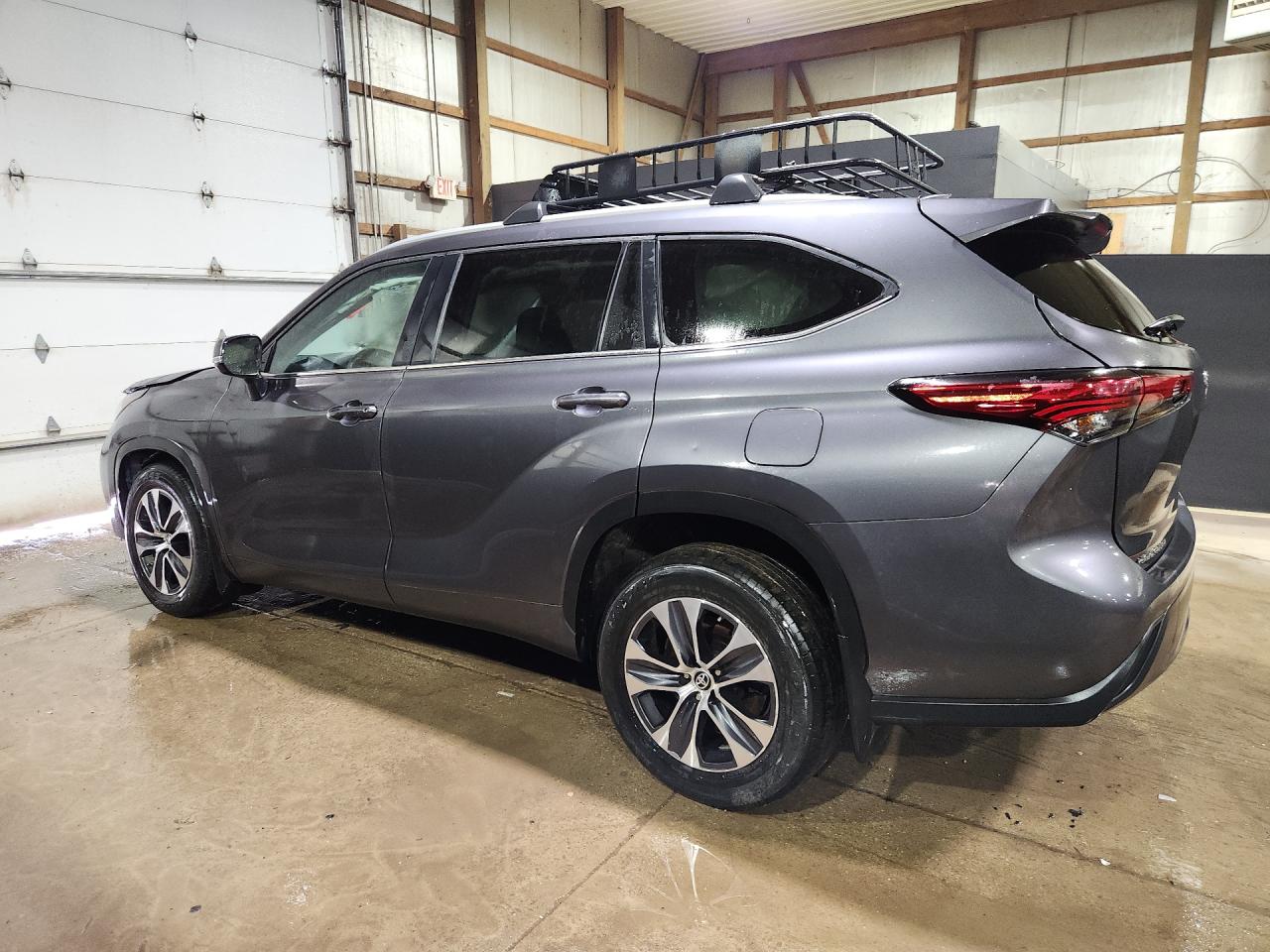 2023 Toyota Highlander Xle Gray vin: 5TDKDRAH3PS001110 Damage: Left Qtr Panel, Dent(S) W/ Paint Dmg, 1 To 2 Inches