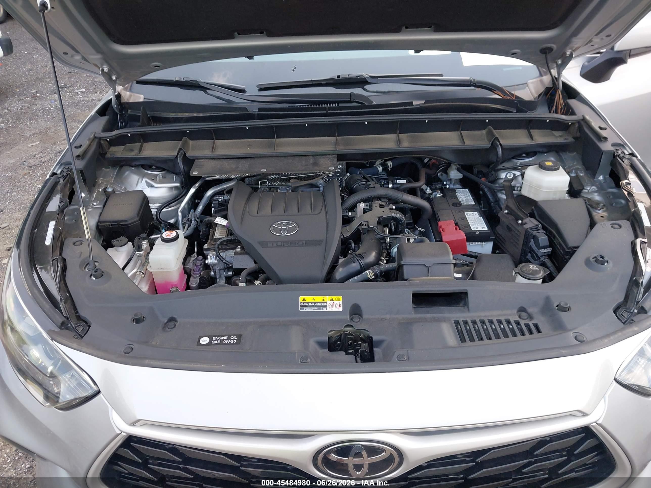 2024 Toyota Highlander Xle Silver vin: 5TDKDRAH3RS528258