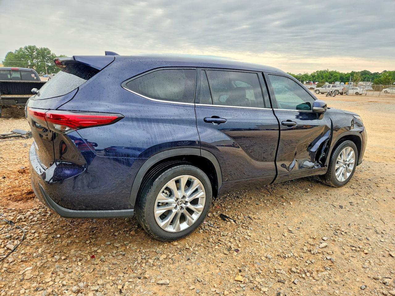 2023 Toyota Highlander Limited Blue vin: 5TDKDRAH4PS019809