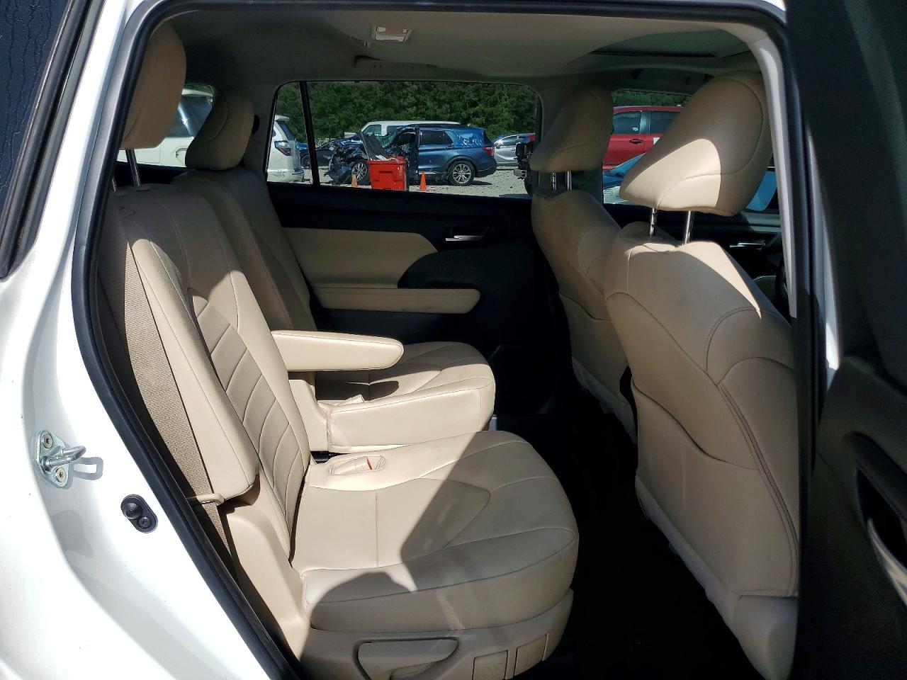 2023 Toyota Highlander Xle White vin: 5TDKDRAH5PS037820