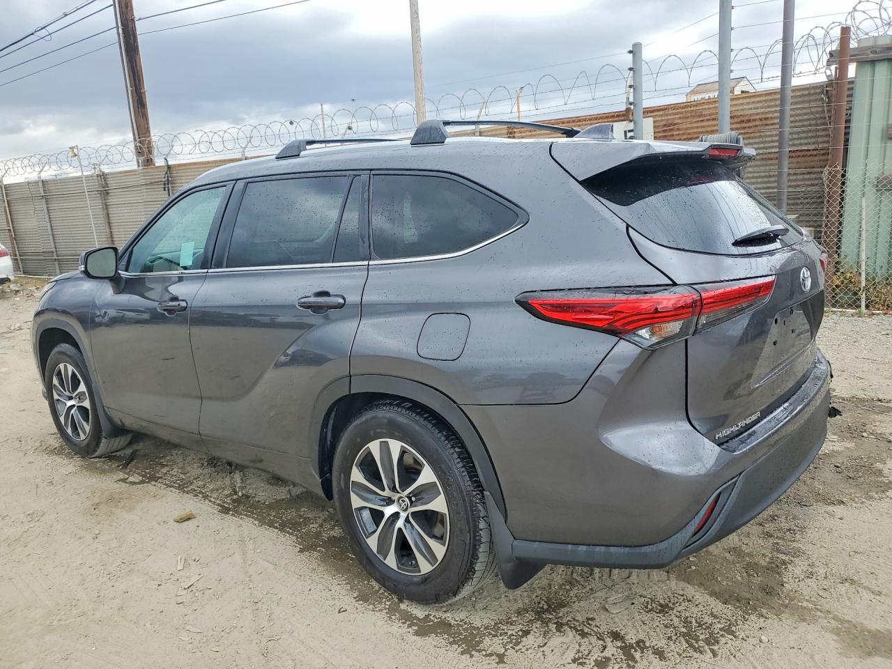 2023 Toyota Highlander Xle Gray vin: 5TDKDRAH6PS524377