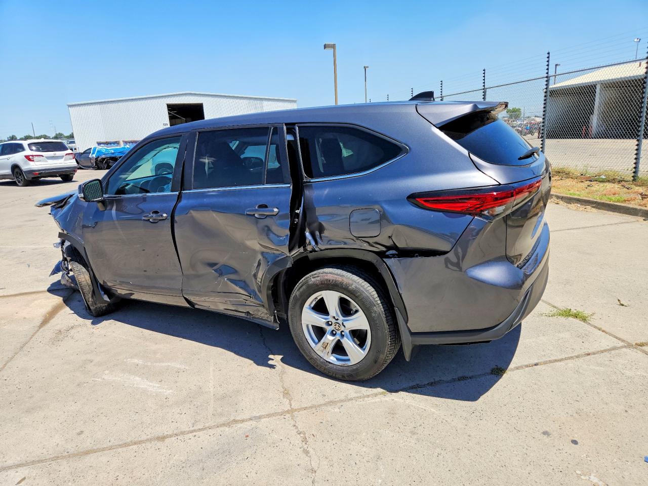 2023 Toyota Highlander Le Gray vin: 5TDKDRAH7PS510827