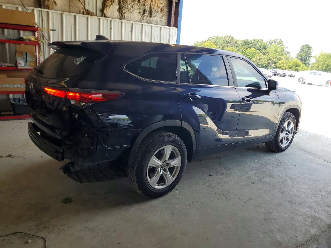 2023 Toyota Highlander Le Blue vin: 5TDKDRAHXPS033214