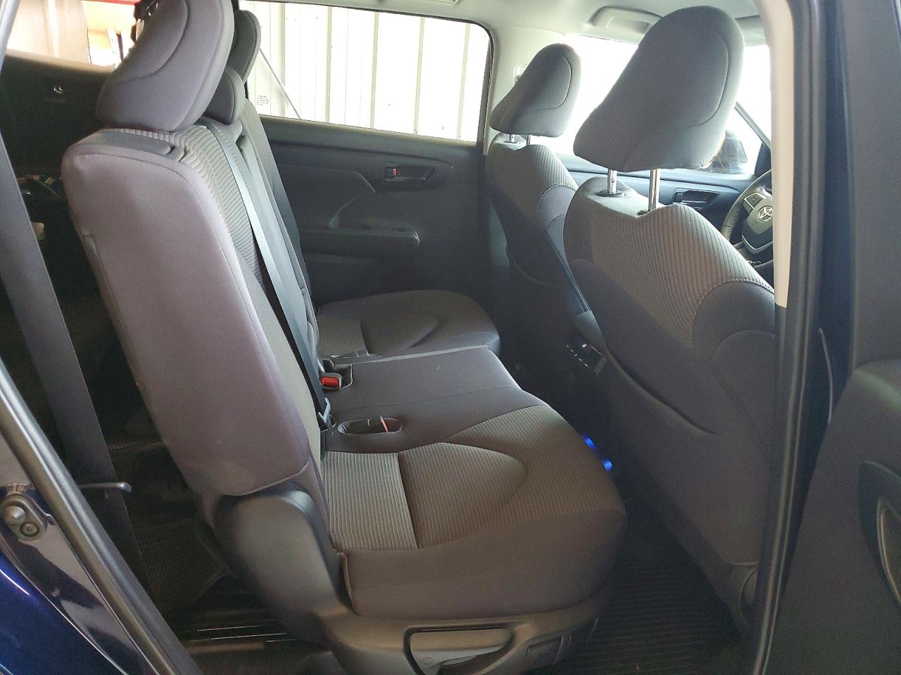 2023 Toyota Highlander Le Blue vin: 5TDKDRAHXPS033214