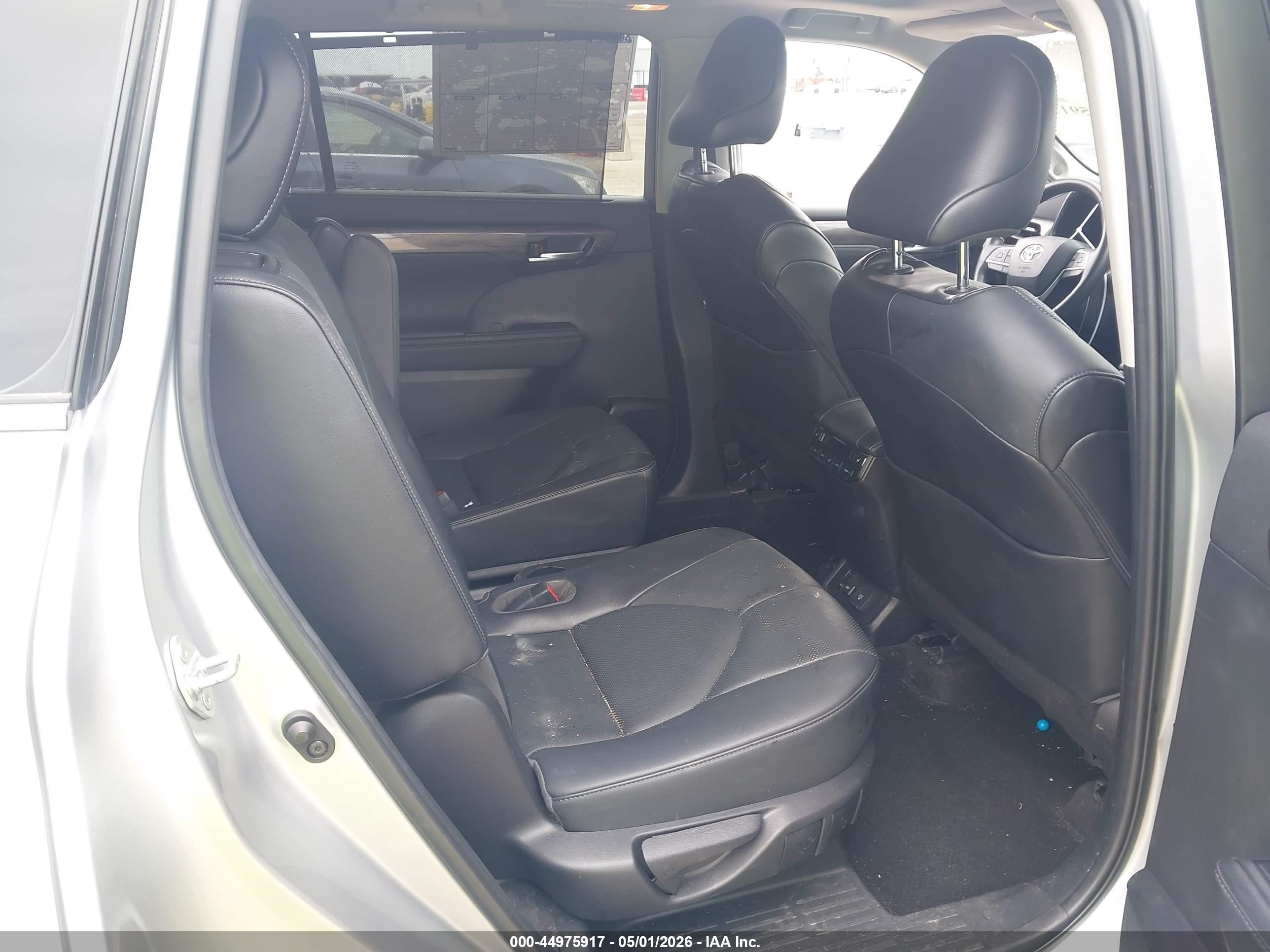 2023 Toyota Highlander Platinum Gray vin: 5TDKDRAHXPS508537