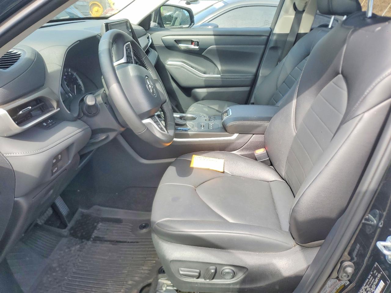 2024 Toyota Highlander Xle Black vin: 5TDKDRBH0RS571731