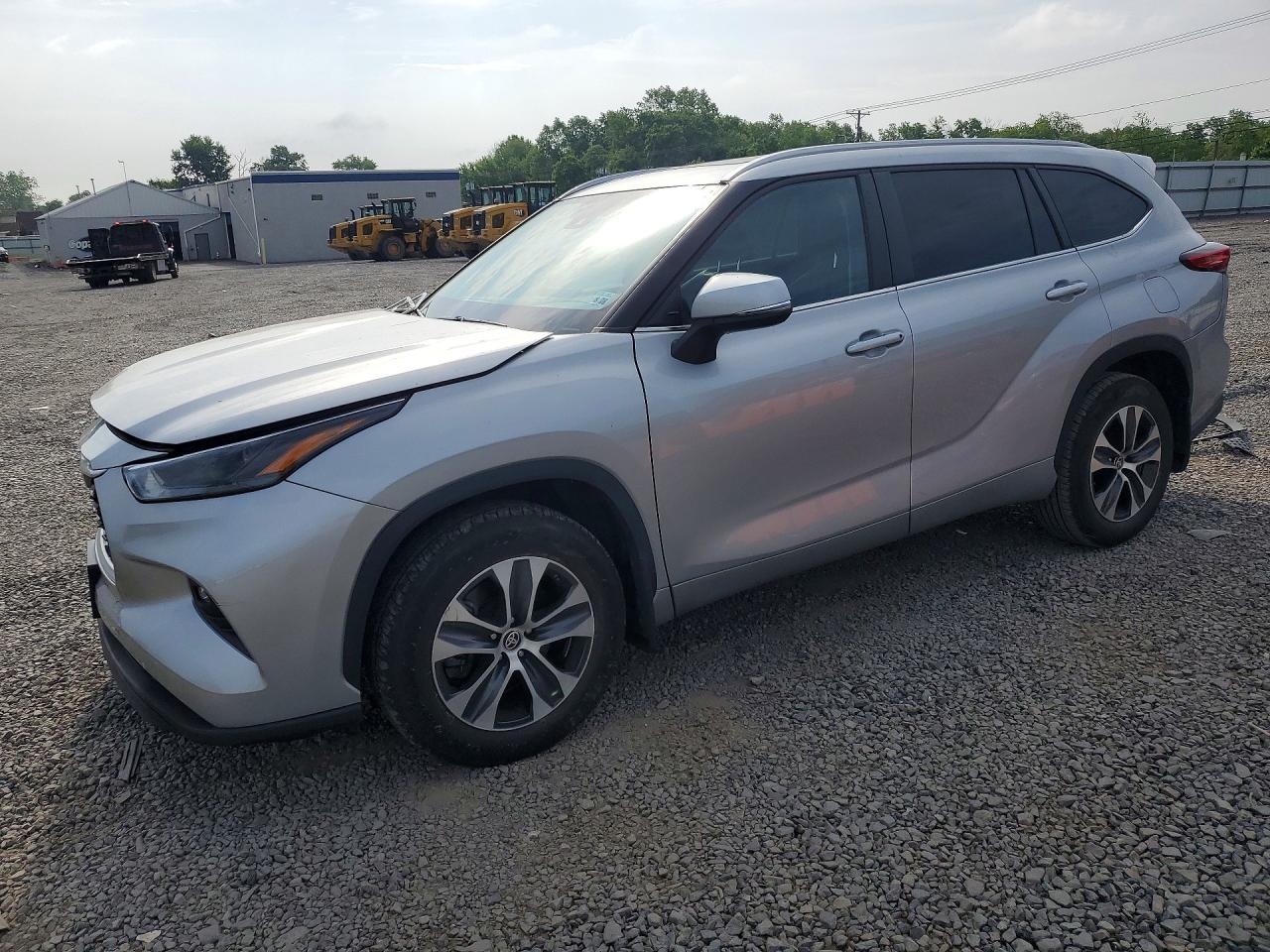 2023 Toyota Highlander Xle Silver vin: 5TDKDRBH2PS045307