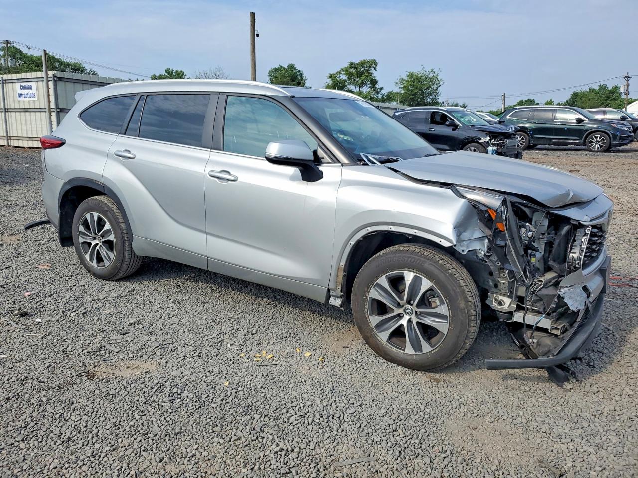 2023 Toyota Highlander Xle Silver vin: 5TDKDRBH2PS045307
