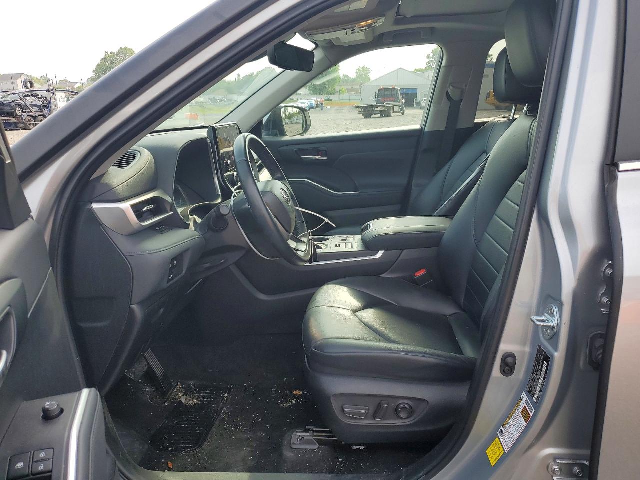 2023 Toyota Highlander Xle Silver vin: 5TDKDRBH2PS045307