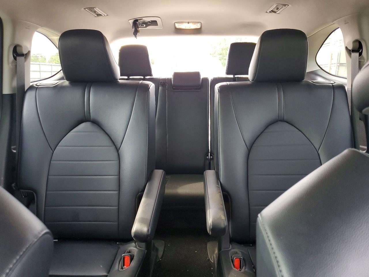 2023 Toyota Highlander Xle Silver vin: 5TDKDRBH2PS045307