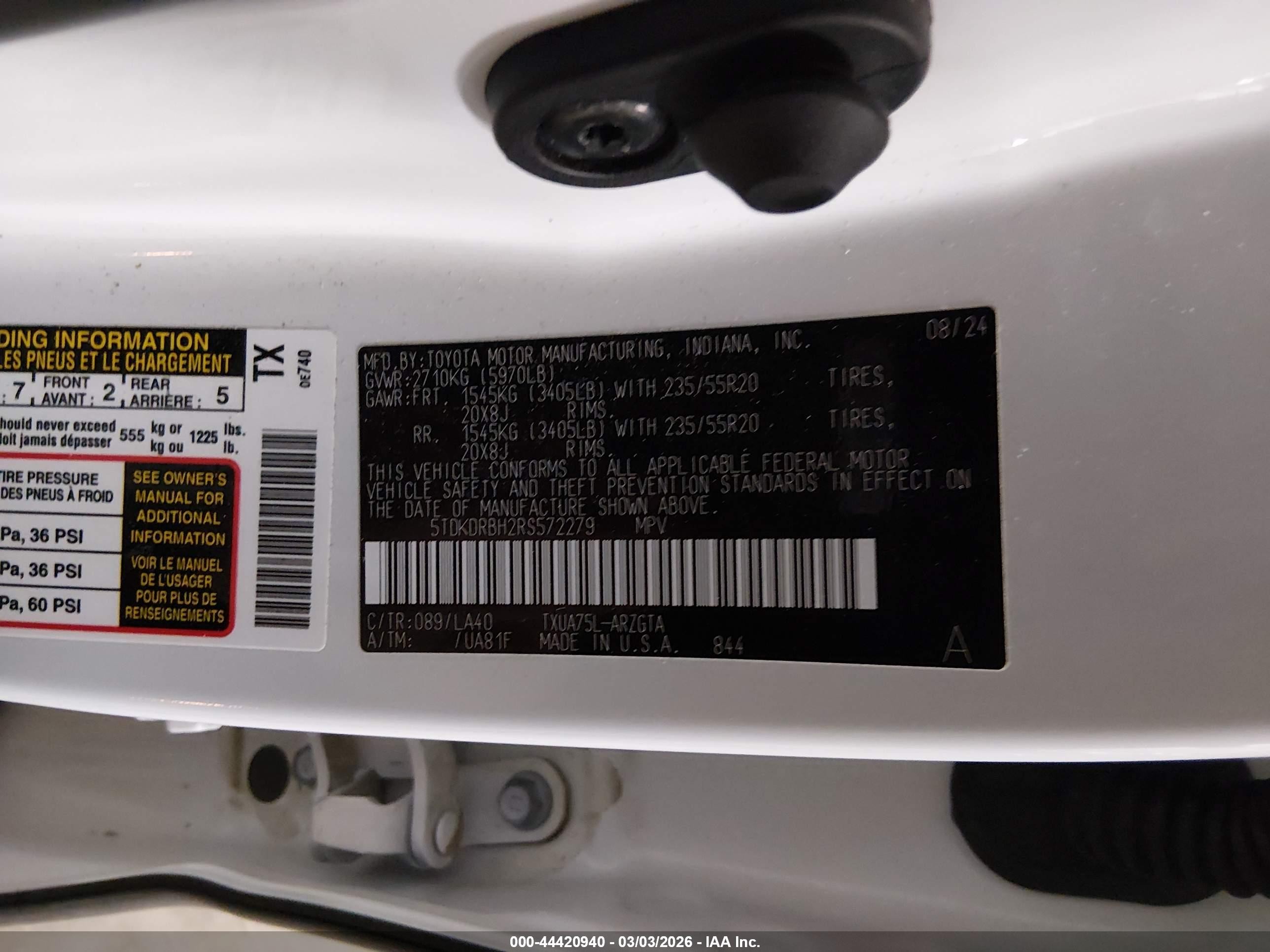 2024 Toyota Highlander Platinum White vin: 5TDKDRBH2RS572279