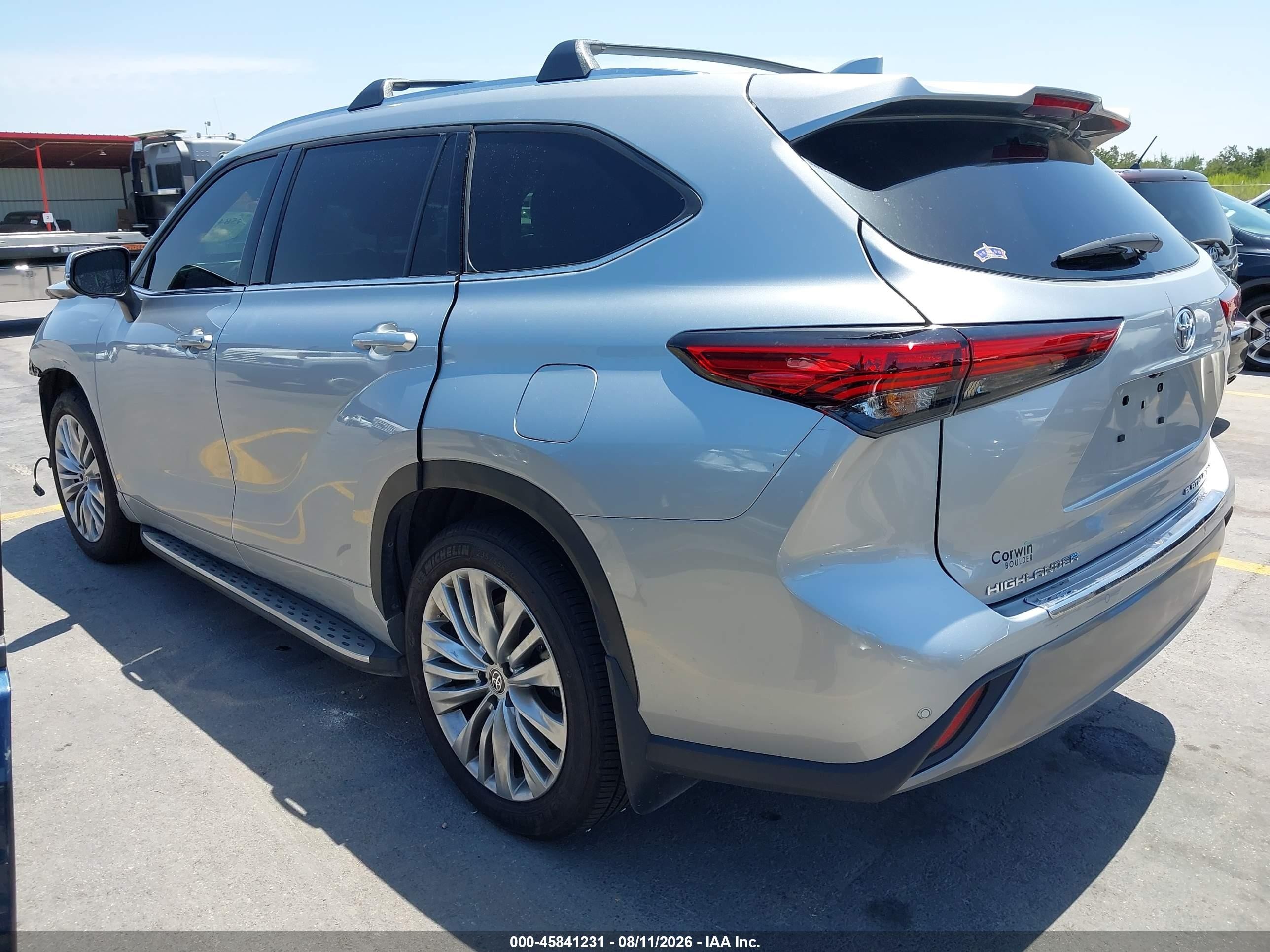 2023 Toyota Highlander Platinum Silver vin: 5TDKDRBH4PS515479