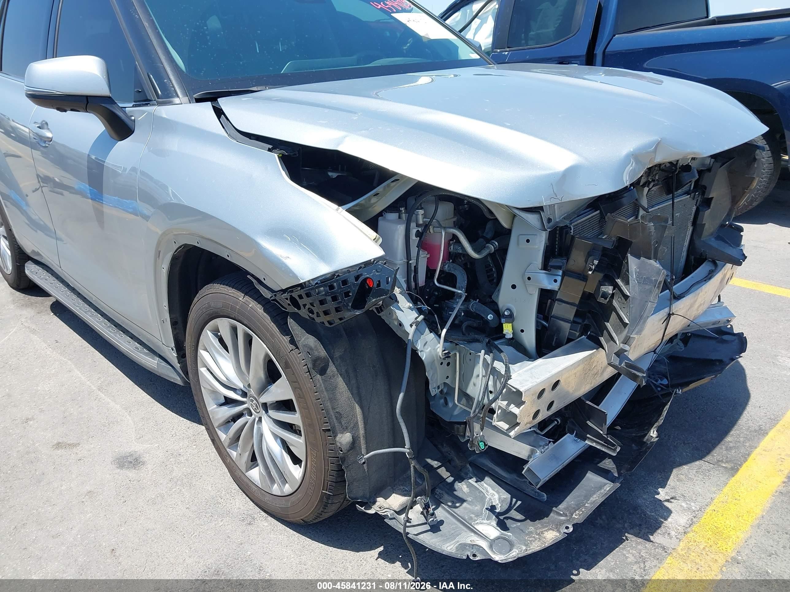 2023 Toyota Highlander Platinum Silver vin: 5TDKDRBH4PS515479
