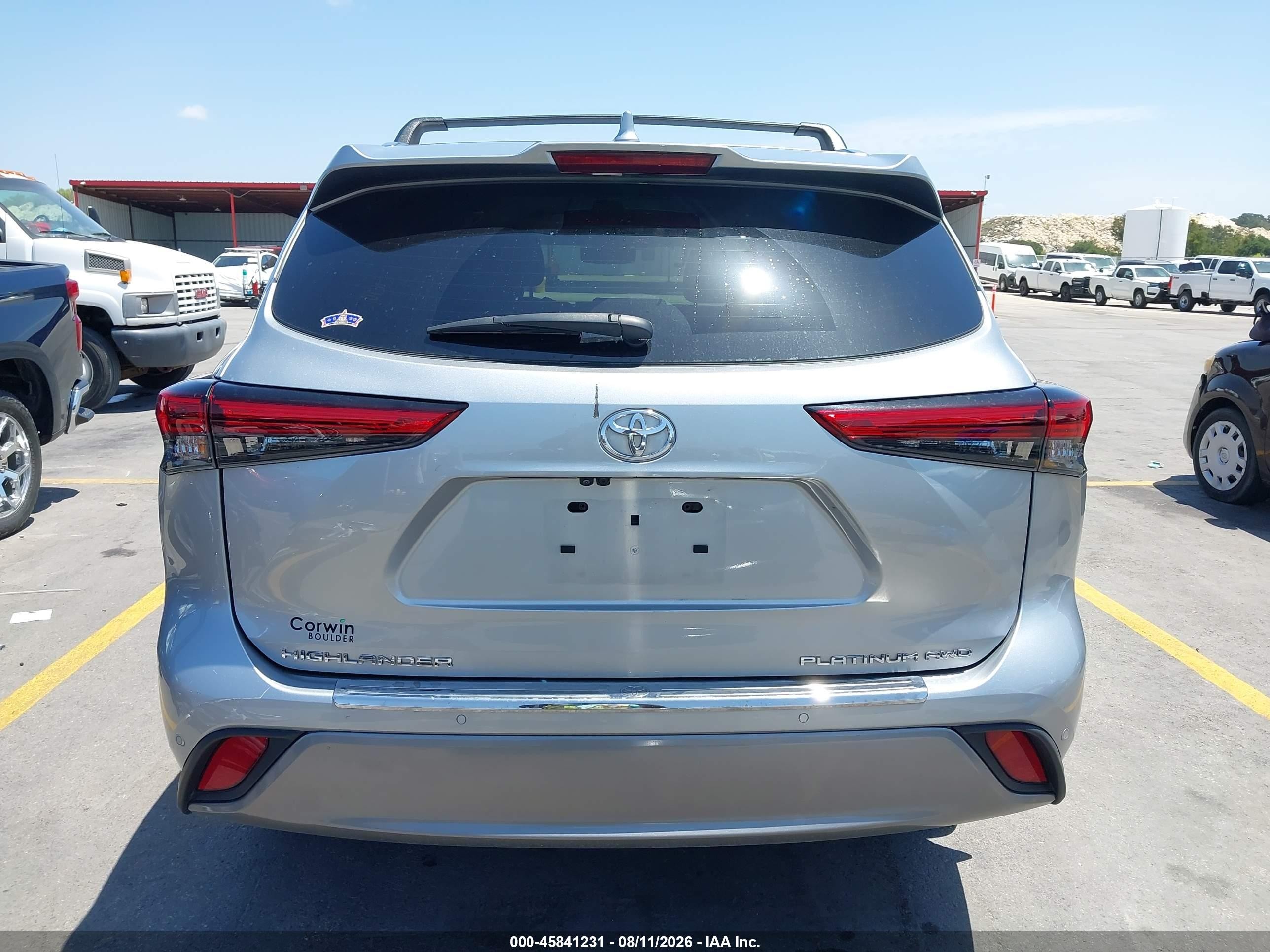 2023 Toyota Highlander Platinum Silver vin: 5TDKDRBH4PS515479