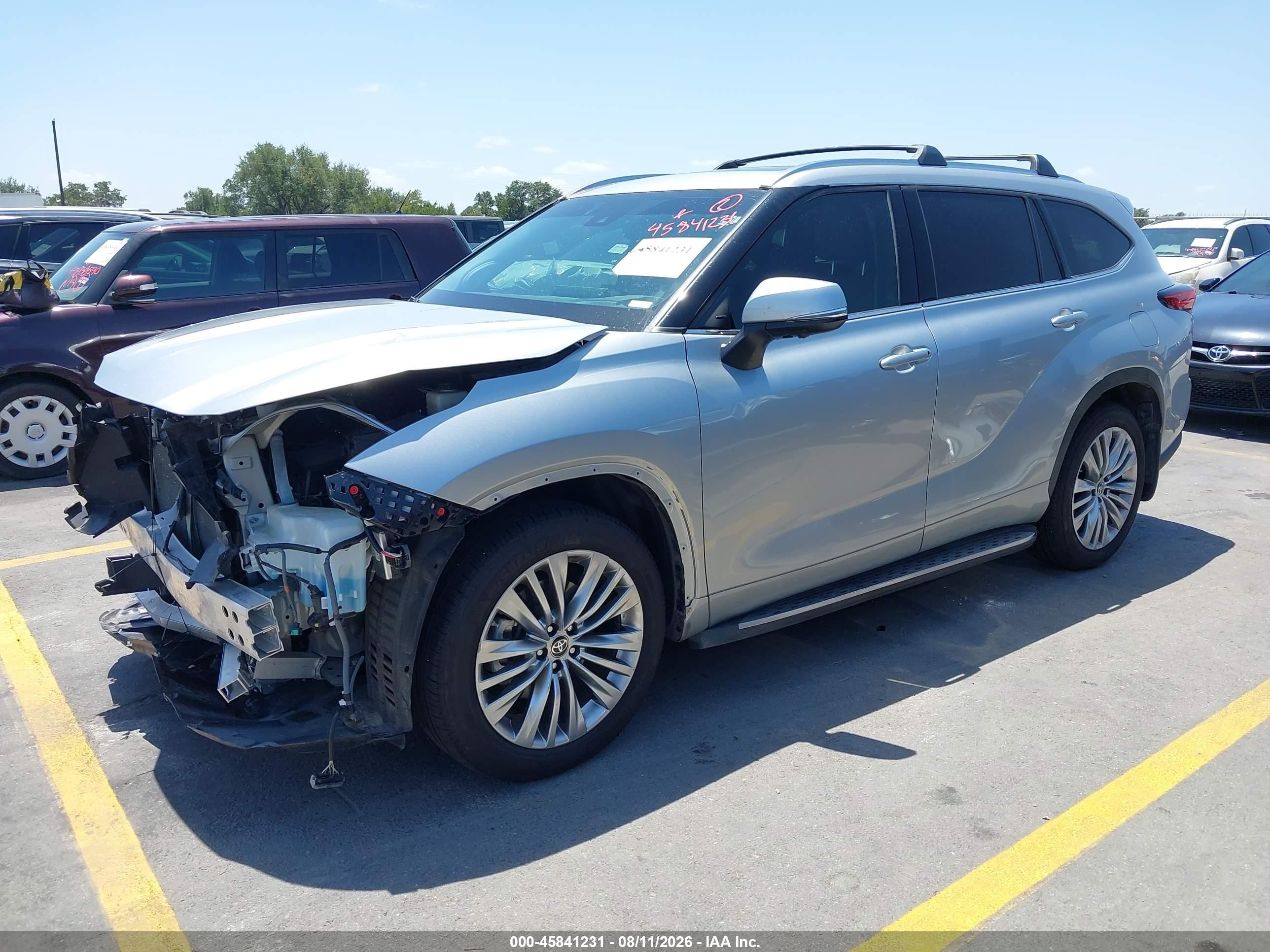 2023 Toyota Highlander Platinum Silver vin: 5TDKDRBH4PS515479