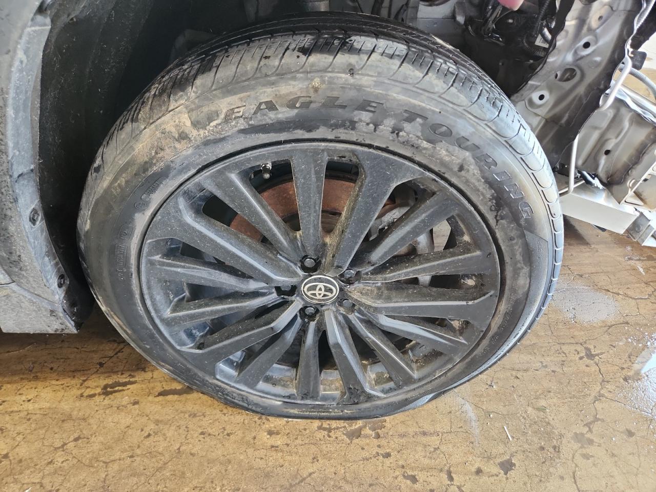2023 Toyota Highlander Xse Gray vin: 5TDKDRBH5PS004637 Damage: Right Front Wheel, Curb Rash, 11 To 12 Inches