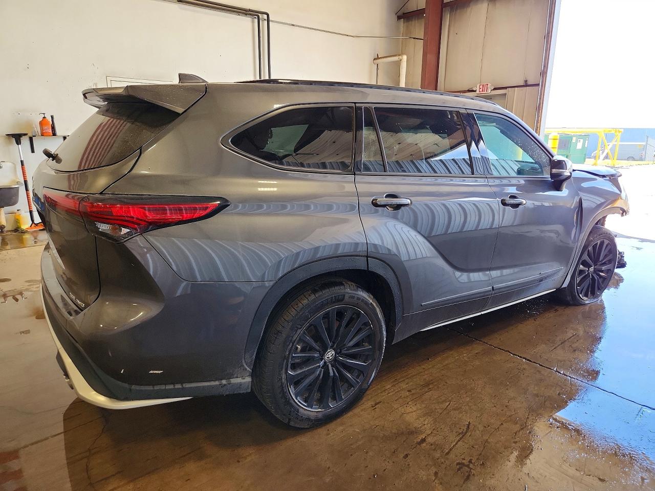 2023 Toyota Highlander Xse Gray vin: 5TDKDRBH5PS004637