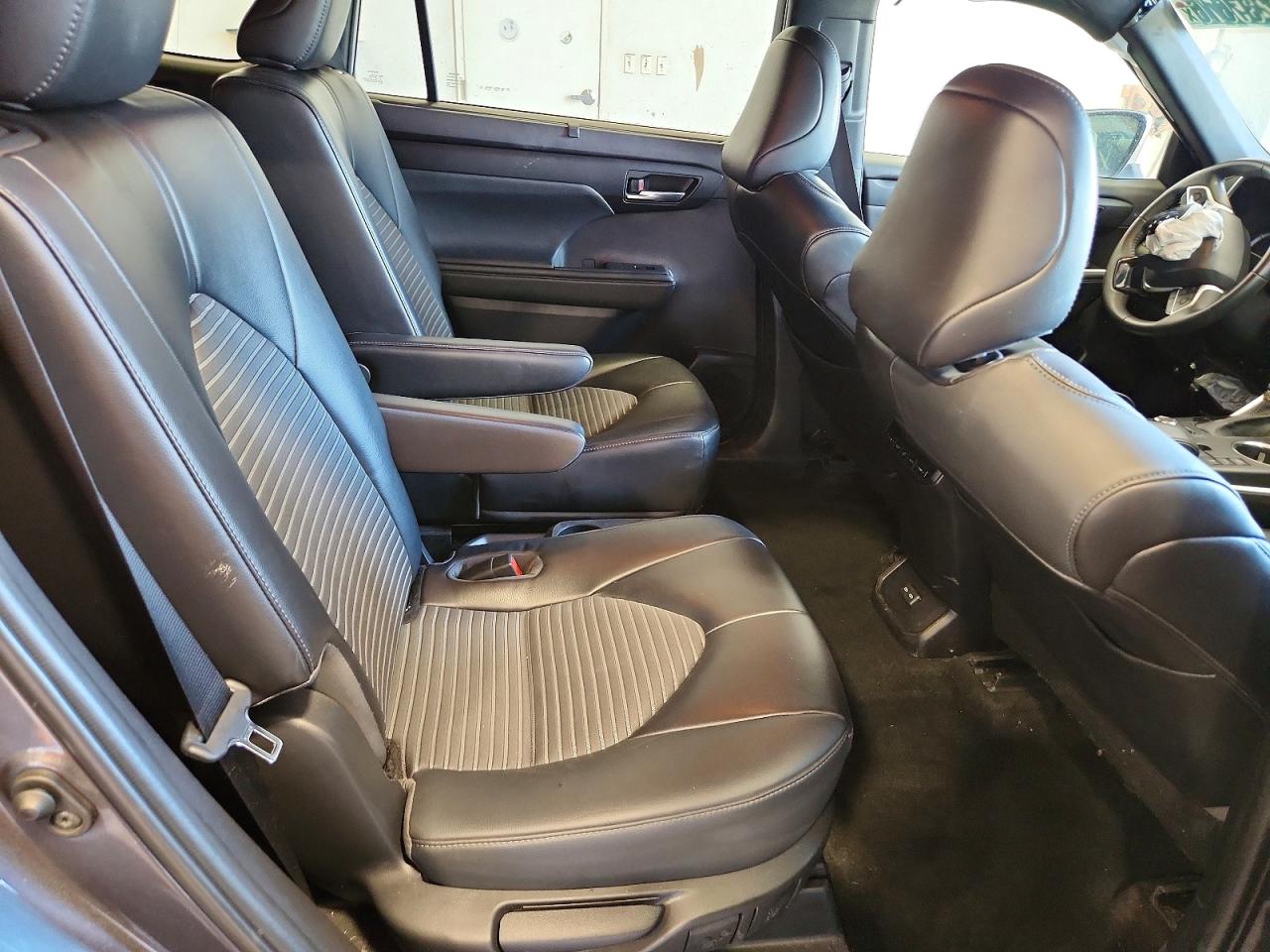 2023 Toyota Highlander Xse Gray vin: 5TDKDRBH5PS004637