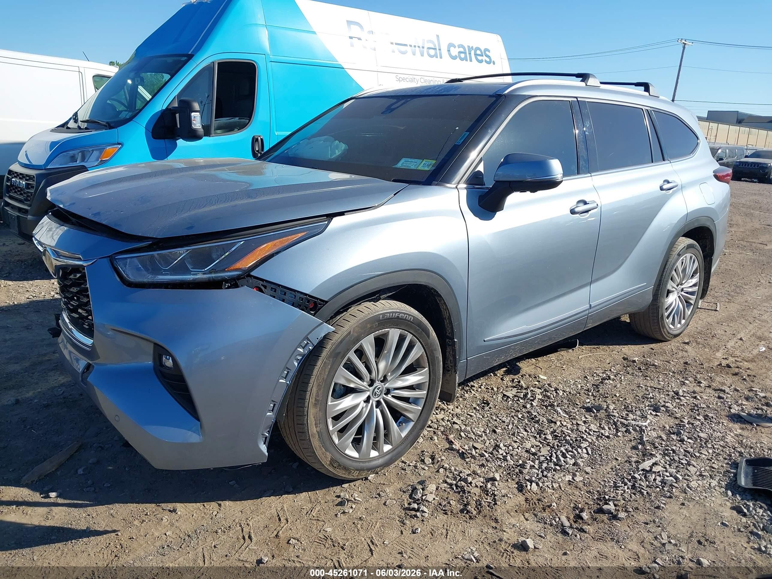 2023 Toyota Highlander Platinum Light Blue vin: 5TDKDRBH5PS047214