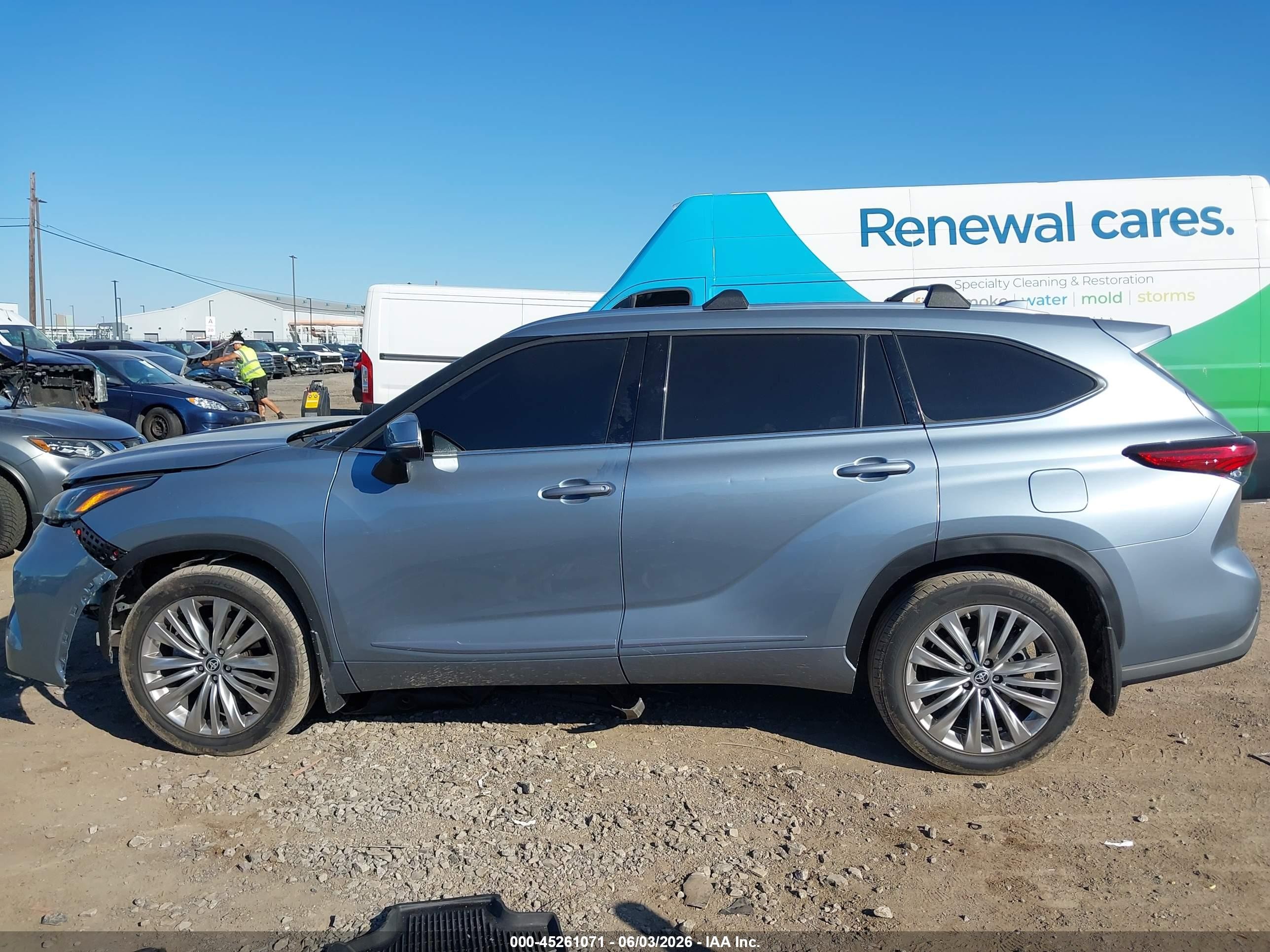 2023 Toyota Highlander Platinum Light Blue vin: 5TDKDRBH5PS047214