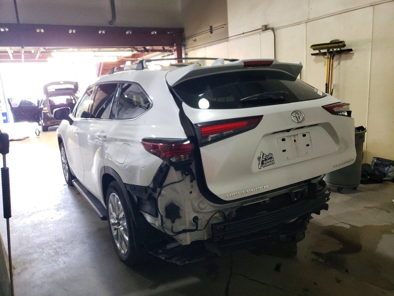 2024 Toyota Highlander Limited Белый vin: 5TDKDRBH5RS537607