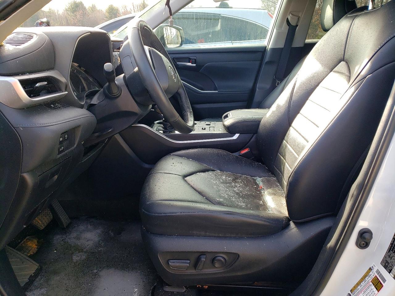 2023 Toyota Highlander White vin: 5TDKDRBH8PS039561