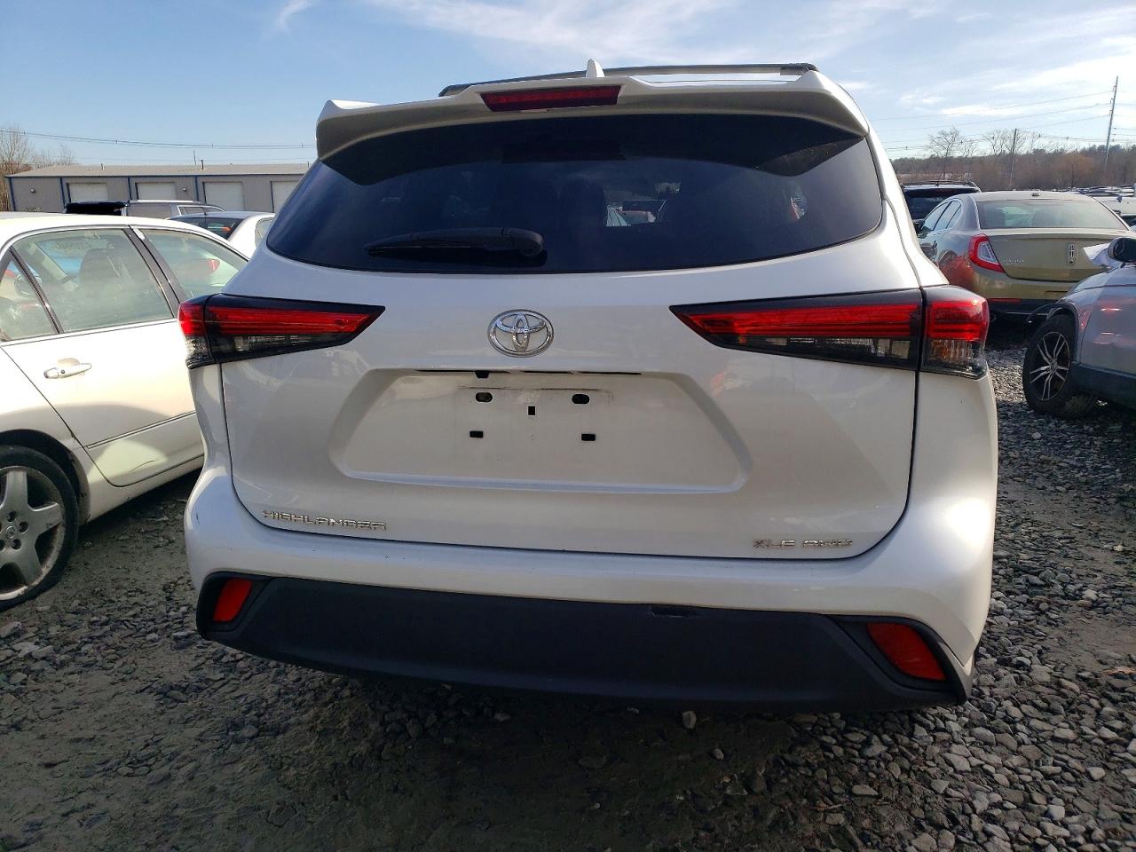 2023 Toyota Highlander White vin: 5TDKDRBH8PS039561