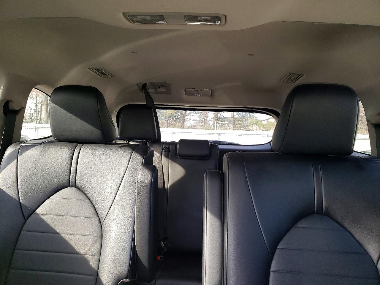 2023 Toyota Highlander White vin: 5TDKDRBH8PS039561