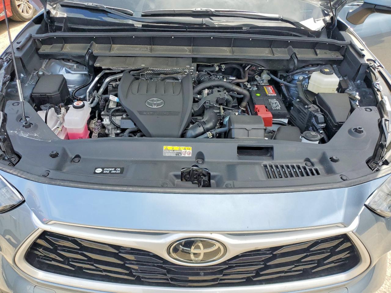 2024 Toyota Highlander Xle Silver vin: 5TDKDRBH9RS561781