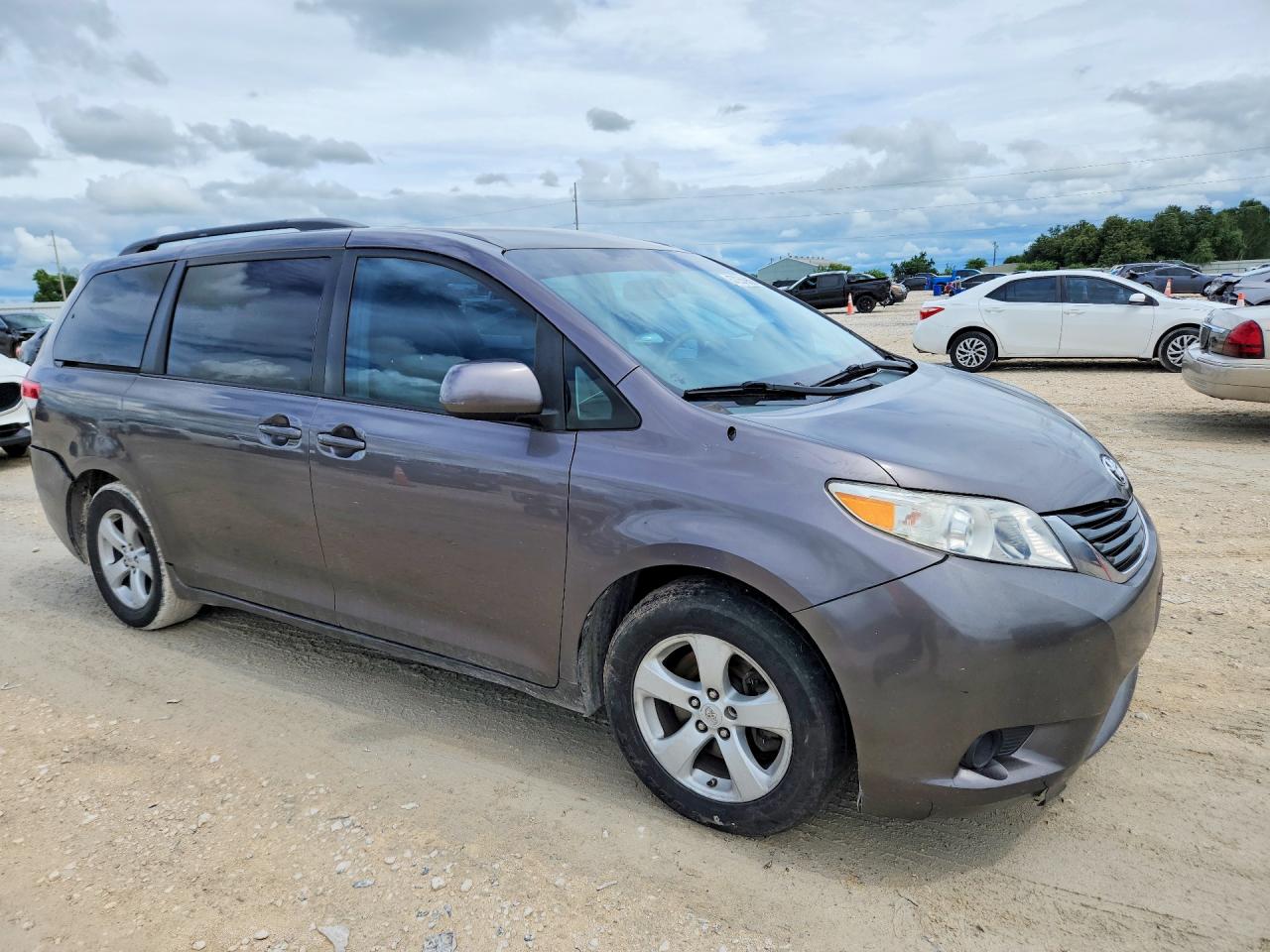 2011 Toyota Sienna Le Gray vin: 5TDKK3DC0BS045836