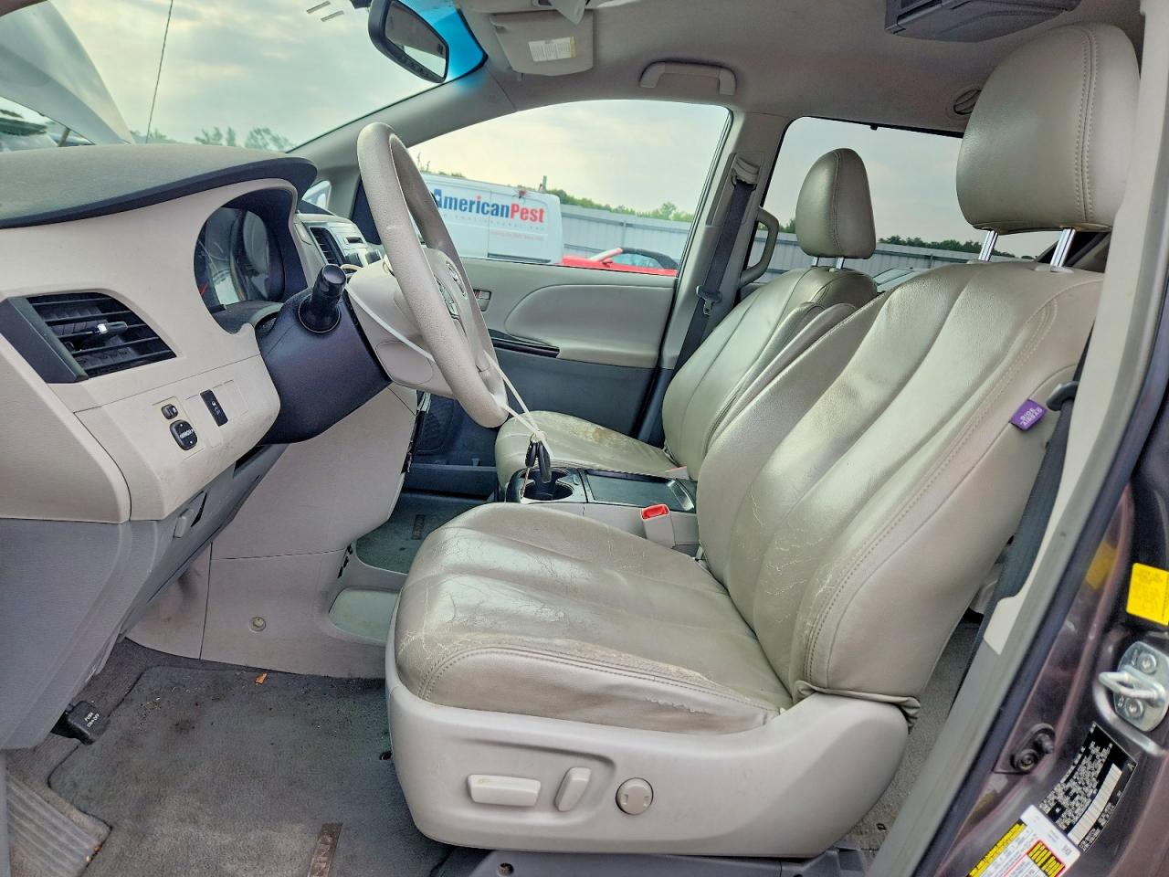 2011 Toyota Sienna Le Gray vin: 5TDKK3DC0BS048848