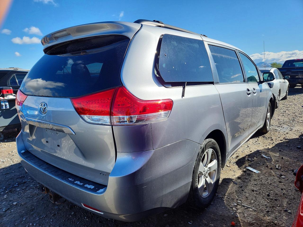 2011 Toyota Sienna Le Silver vin: 5TDKK3DC0BS091943
