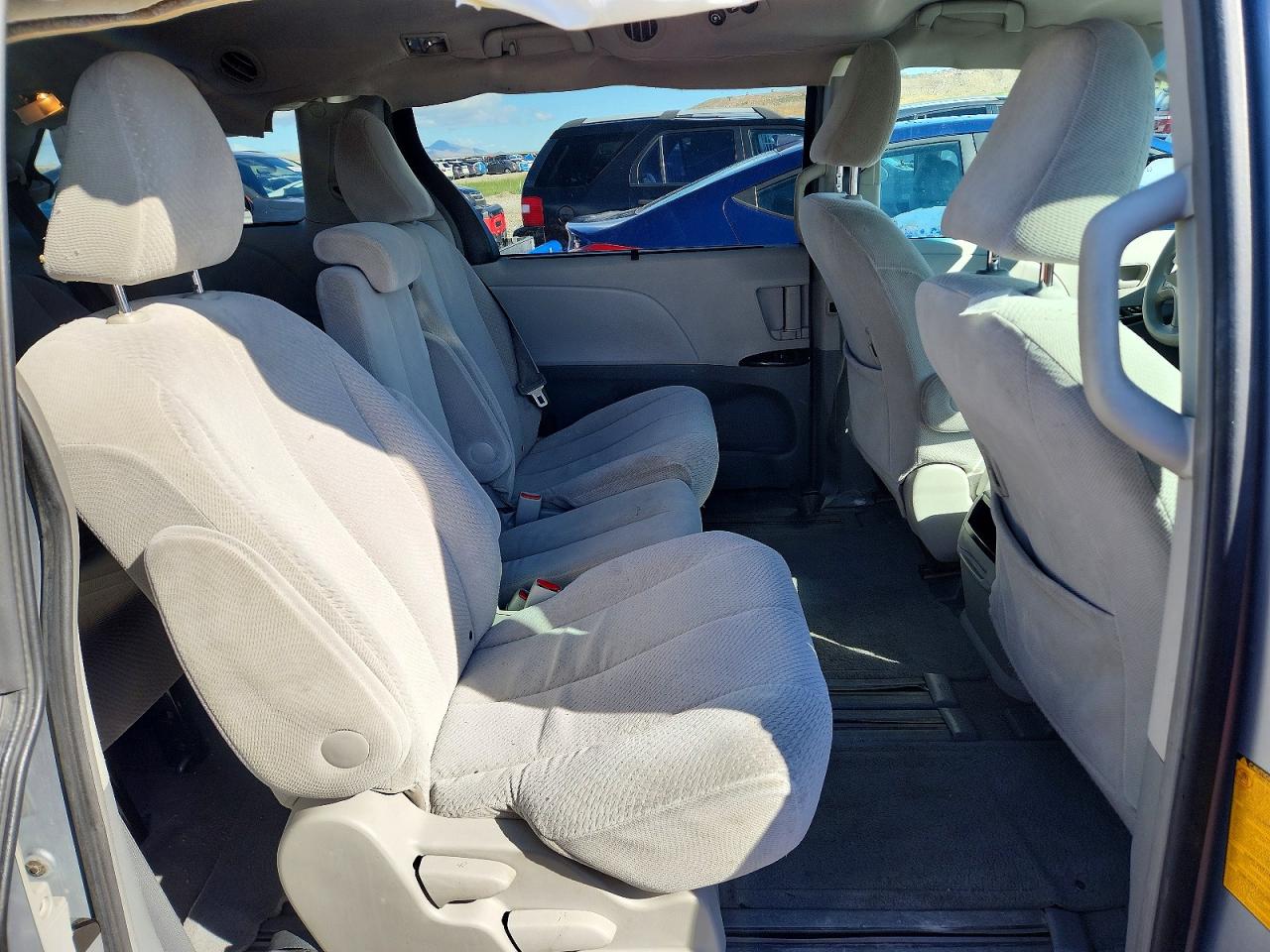 2011 Toyota Sienna Le Silver vin: 5TDKK3DC0BS091943