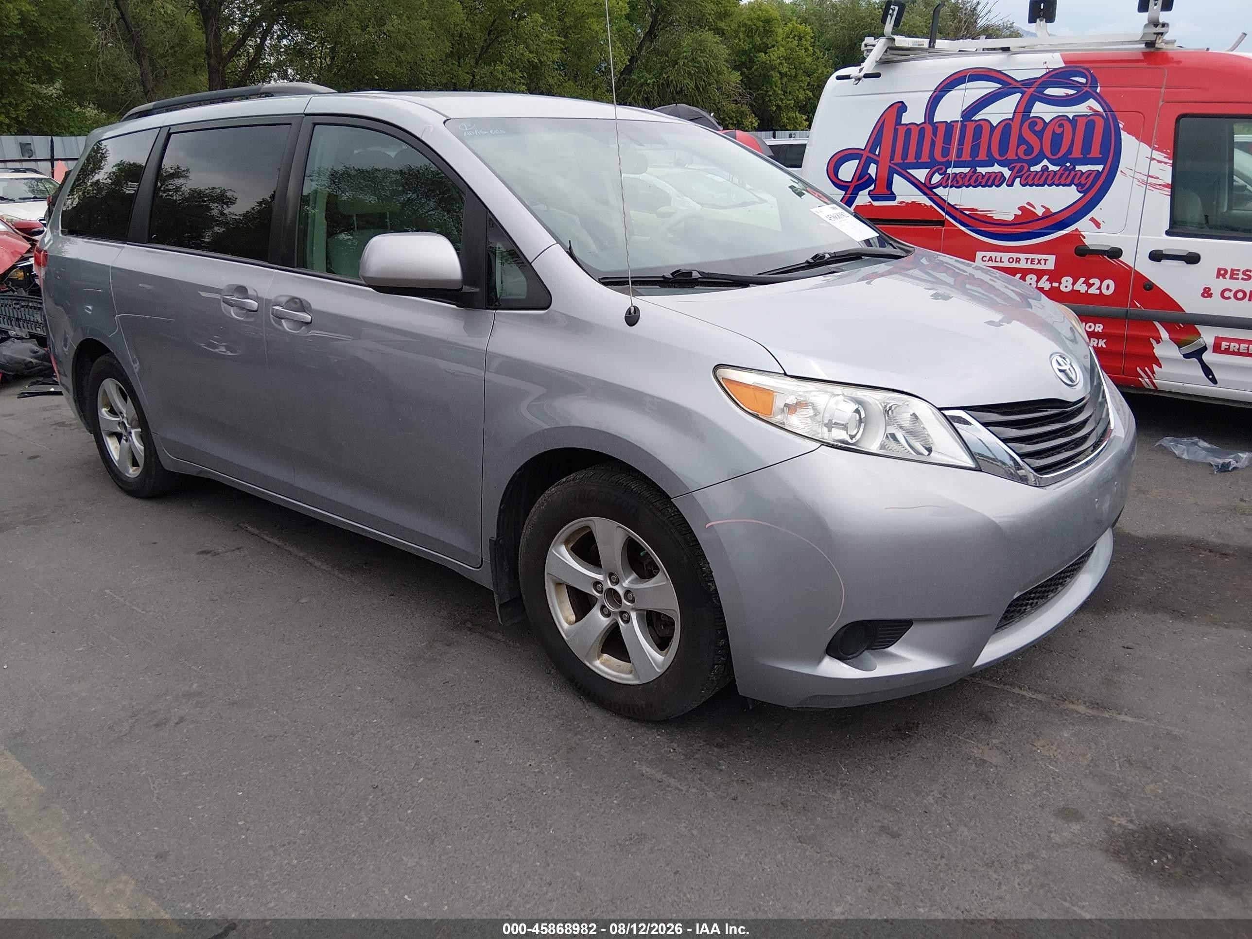 2011 Toyota Sienna Le V6 Silver vin: 5TDKK3DC0BS099976