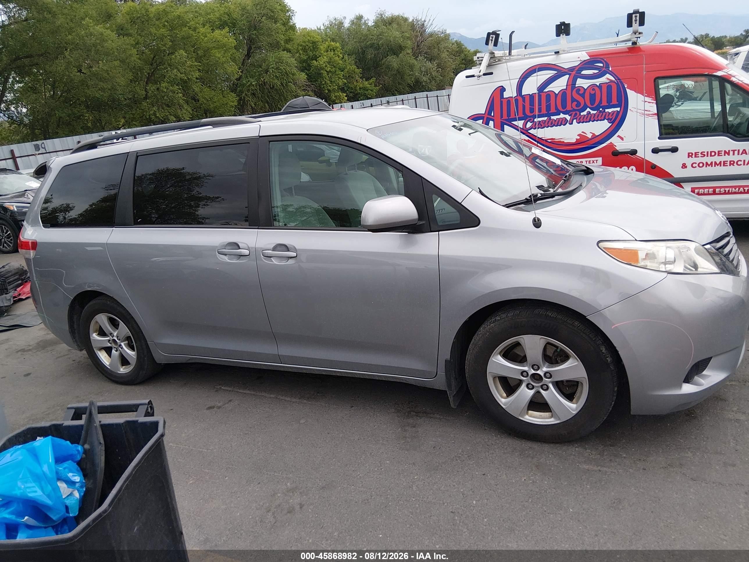 2011 Toyota Sienna Le V6 Silver vin: 5TDKK3DC0BS099976