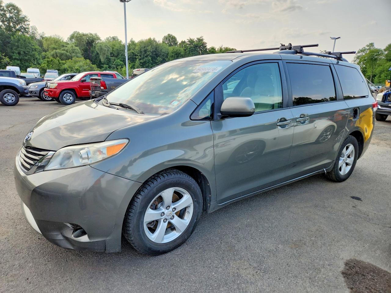 2011 Toyota Sienna Le Gray vin: 5TDKK3DC0BS103959