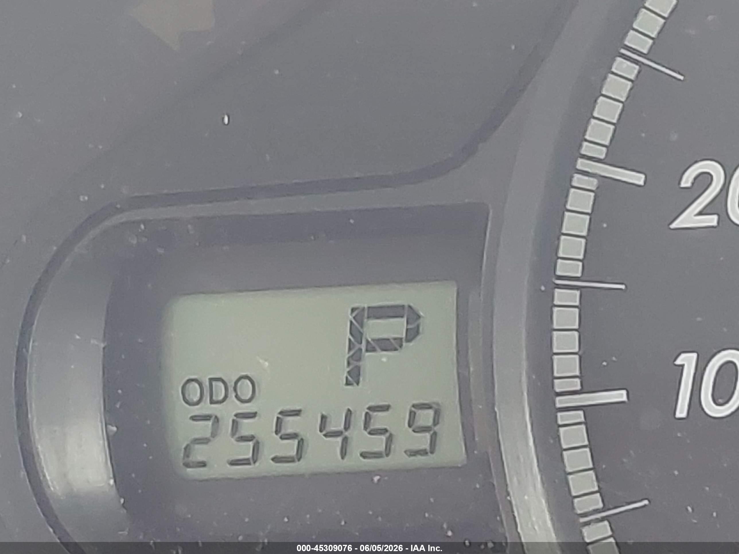 2011 Toyota Sienna Le V6 Серебряный vin: 5TDKK3DC0BS108675