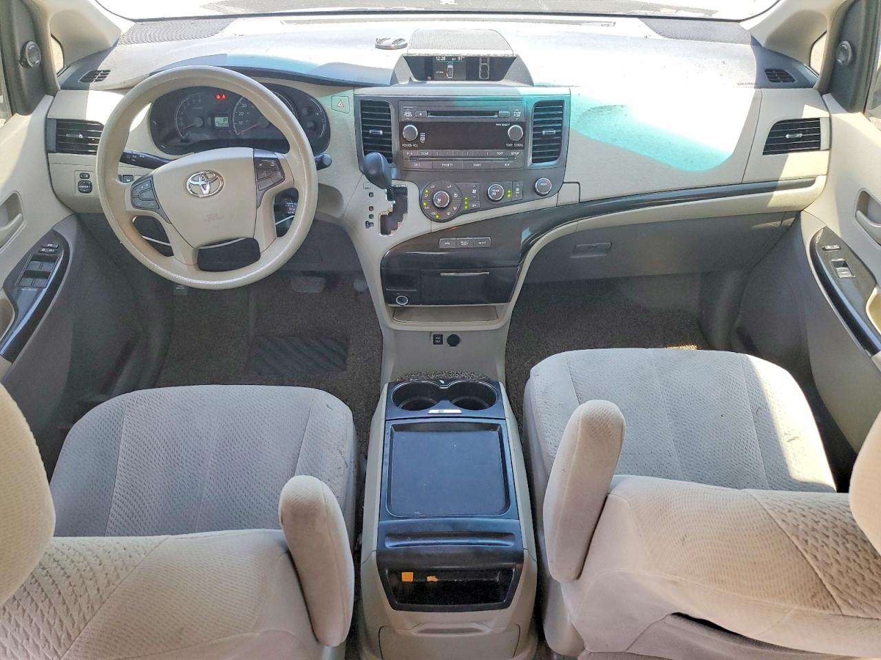 2011 Toyota Sienna Le Серебряный vin: 5TDKK3DC0BS127100