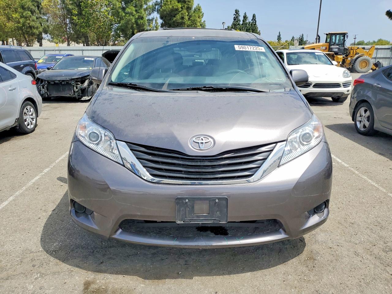 2011 Toyota Sienna Le Gray vin: 5TDKK3DC0BS131681