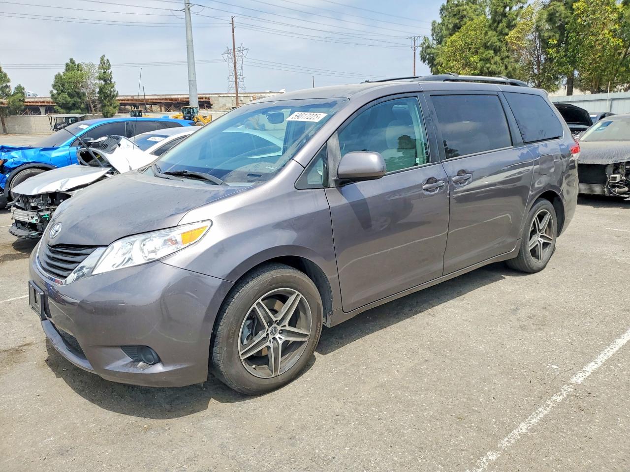 2011 Toyota Sienna Le Gray vin: 5TDKK3DC0BS131681