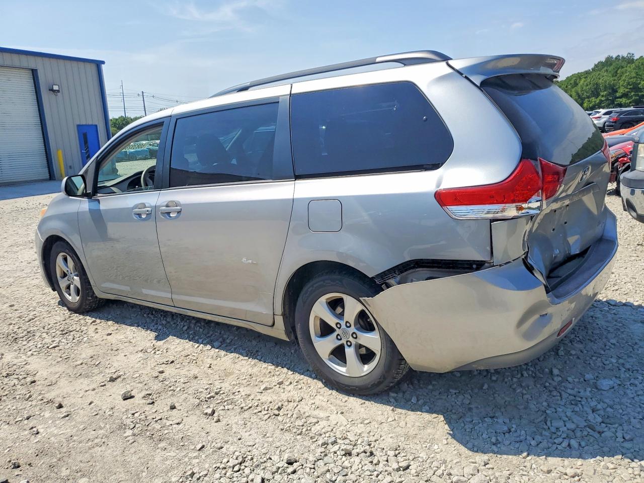 2011 Toyota Sienna Le Silver vin: 5TDKK3DC0BS138808