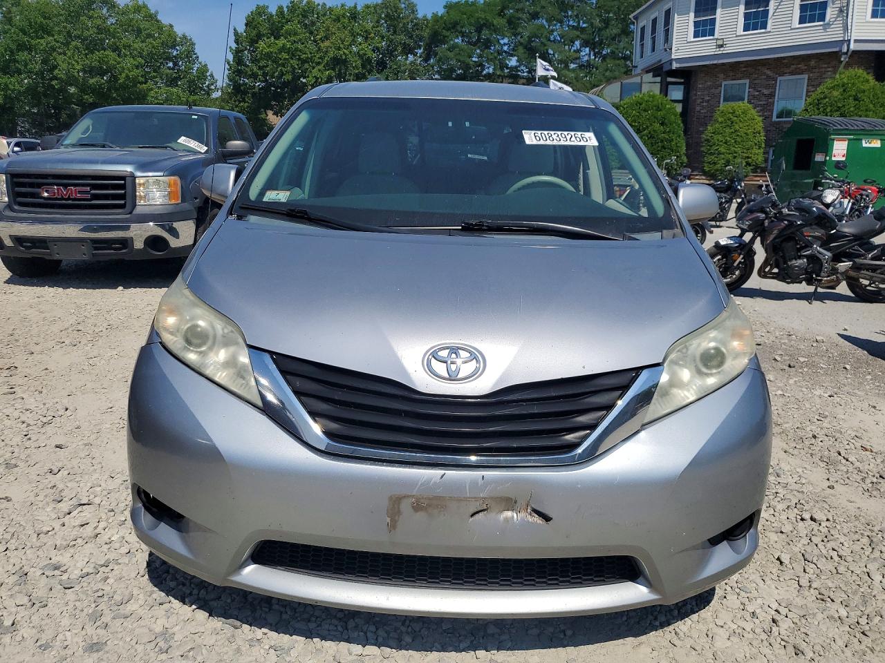 2011 Toyota Sienna Le Silver vin: 5TDKK3DC0BS138808