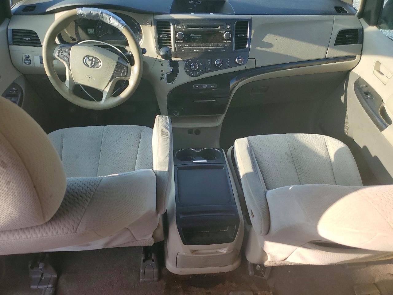 2011 Toyota Sienna Le White vin: 5TDKK3DC0BS141224
