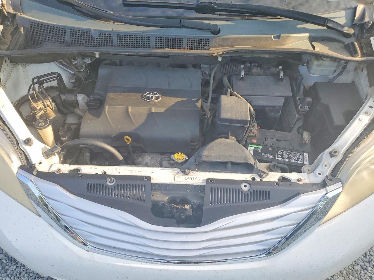 2011 Toyota Sienna Le White vin: 5TDKK3DC0BS141224