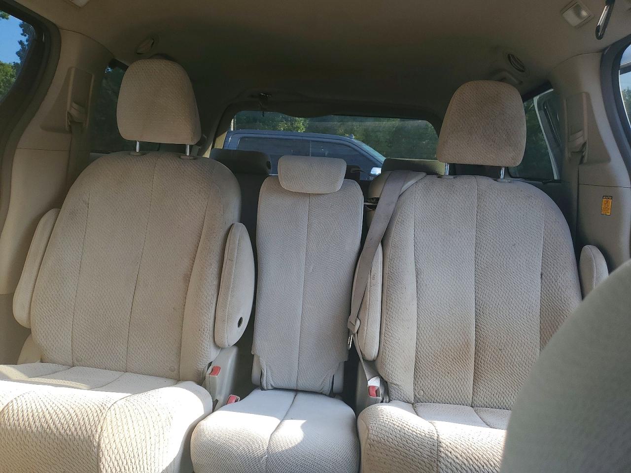 2011 Toyota Sienna Le White vin: 5TDKK3DC0BS141224